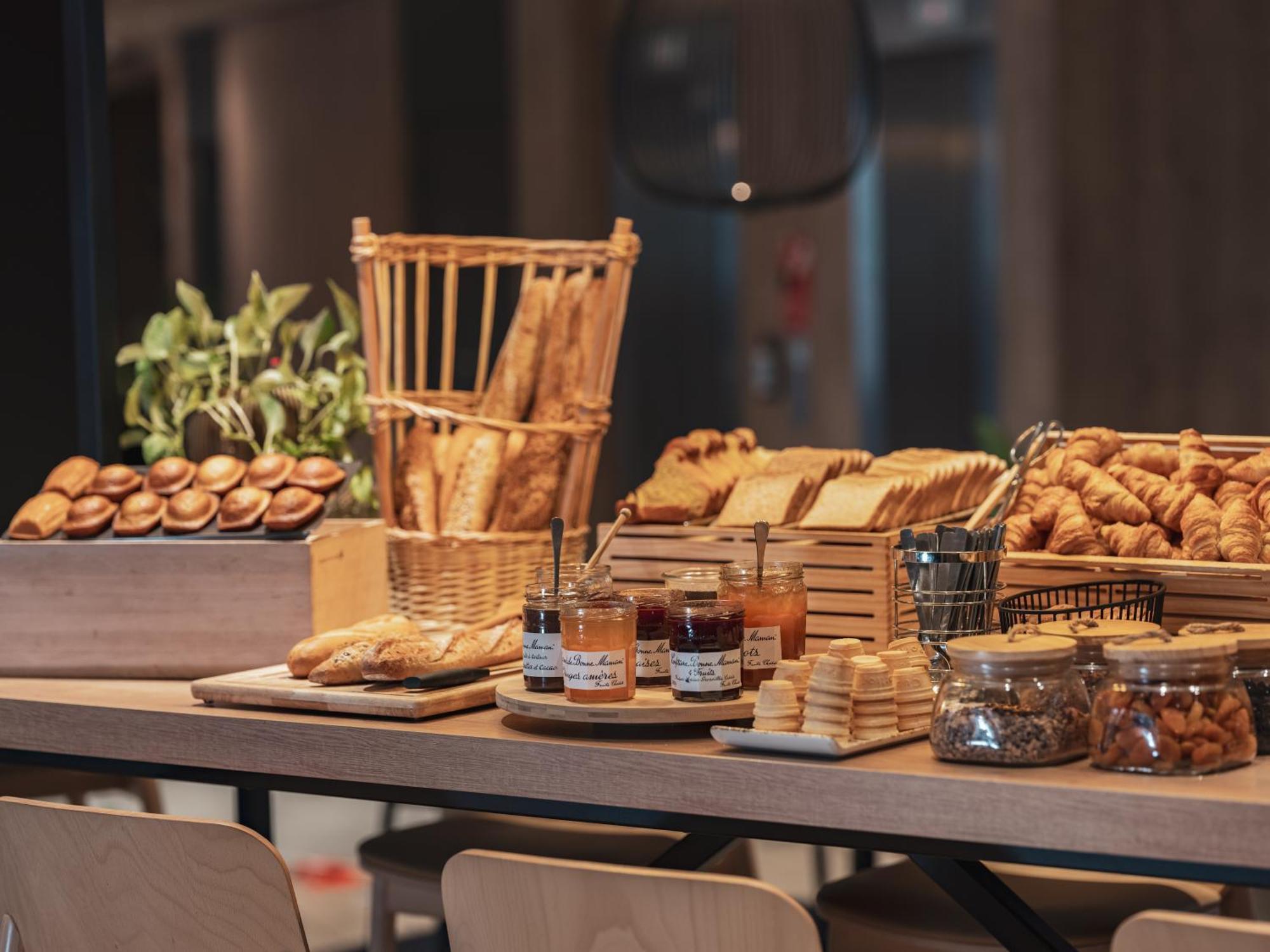 Ibis Paris Gare Montparnasse Catalogne Hotel Ngoại thất bức ảnh